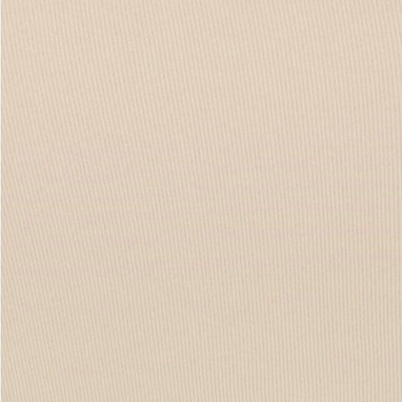 NWOT Seamless SKIMS
Shaping Underwear
SEAMLESS SCULPT
HIGH-WAIST… - Picture 3 of 4